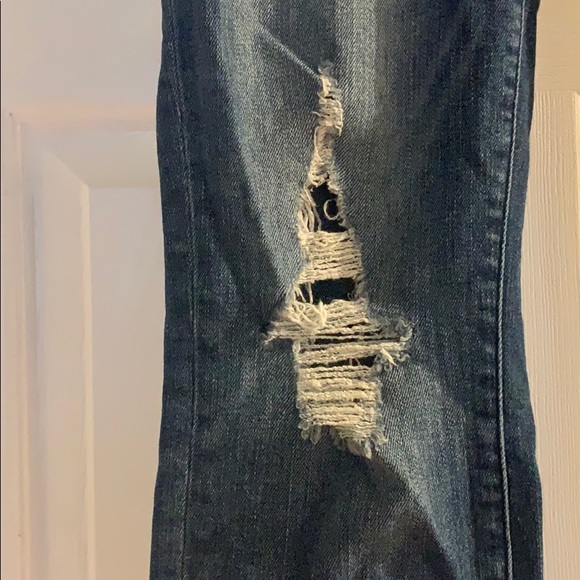 FRAME  Denim jeans. Ripped at knees - Picture 2 of 4